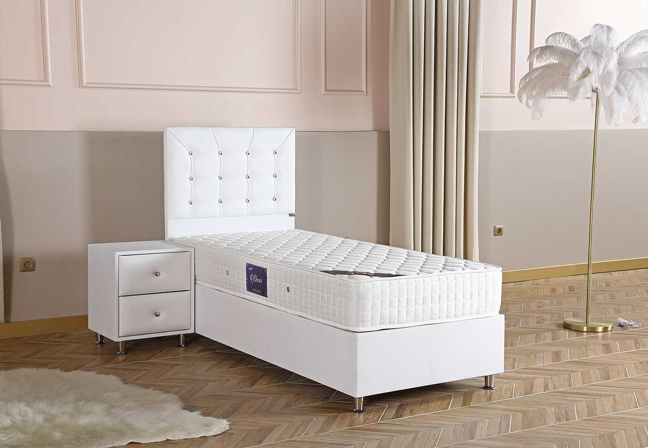 CARMEN ENKELSÄNG med Gavel+Madrass